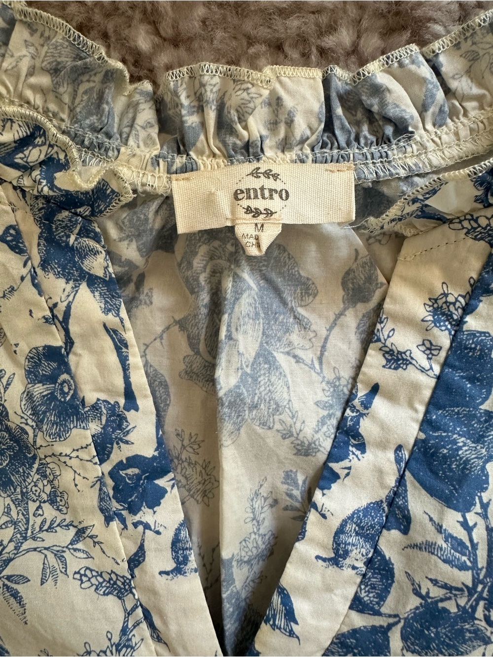 entro Blue & White Toile Puff Sleeve Blouse - Picture 5 of 10